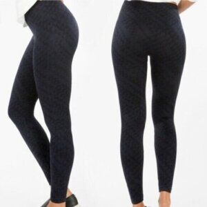Spanx 'Look At Me Now' Seamless Leggings in Navy Blue & Black Geometric Print XL